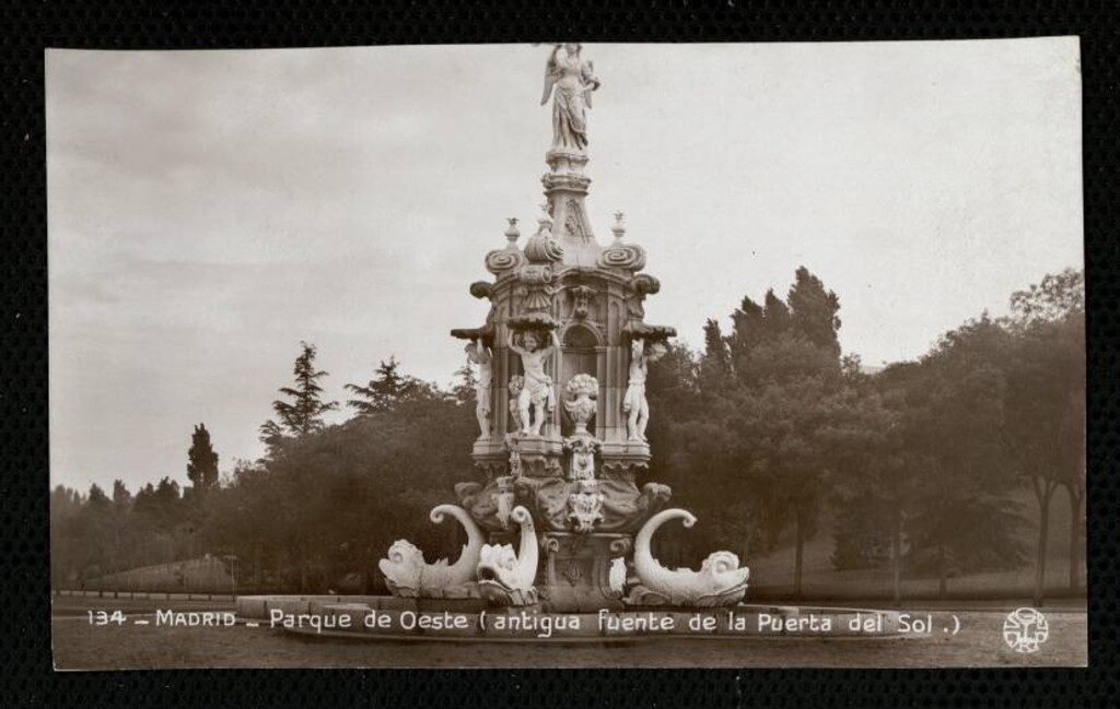 Miniatura de Parque del Oeste. Antigua fuente de la Puerta del Sol