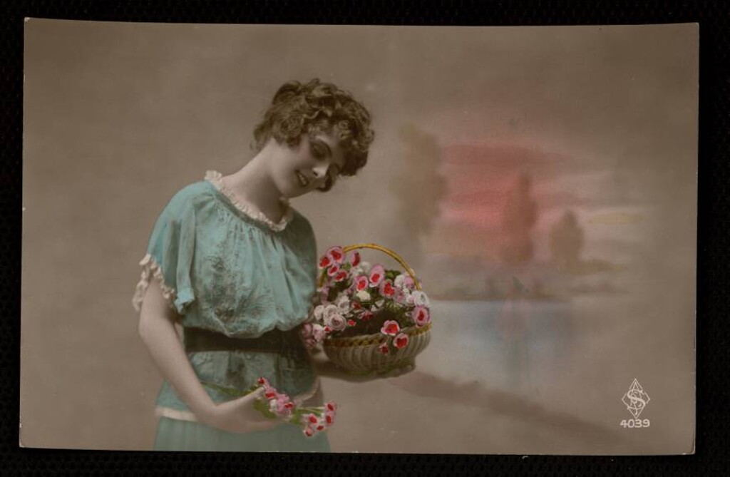 Miniatura de Muchacha con canastillo de flores