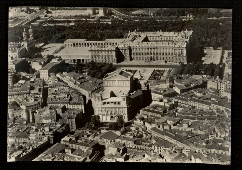 Miniatura de Vista aerea del Palacio de Oriente