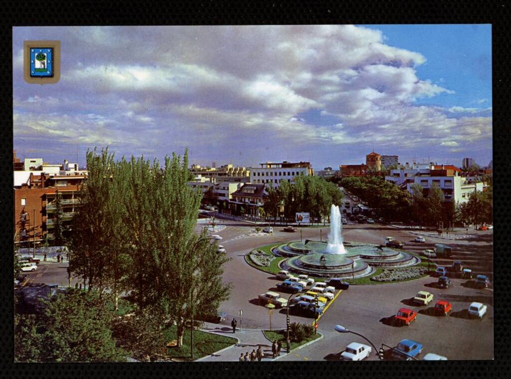 Miniatura de Plaza de la República Argentina. Fuente de los Delfines