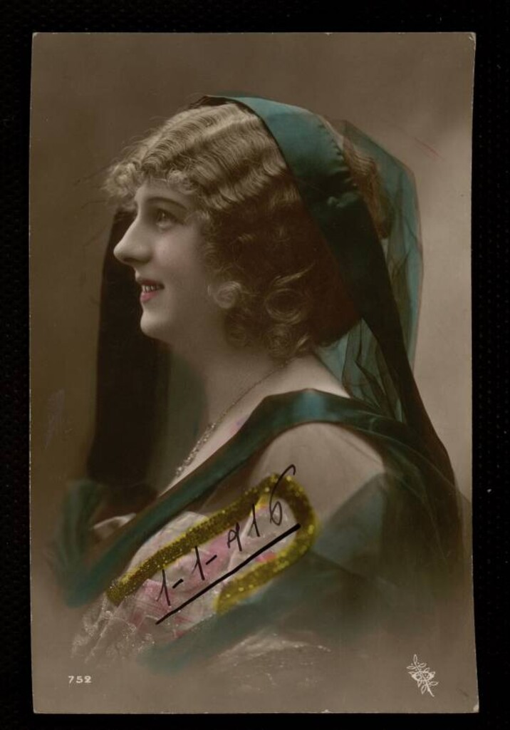 Miniatura de Busto de mujer de perfil