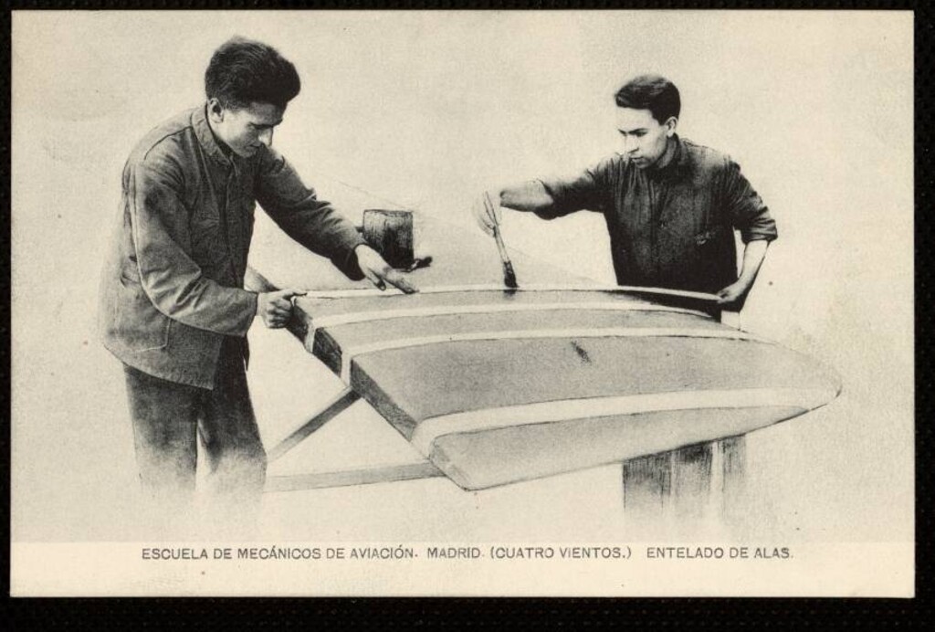 Miniatura de Escuela de mecánicos de aviación. Madrid (Cuatro Vientos) entelado de Alas