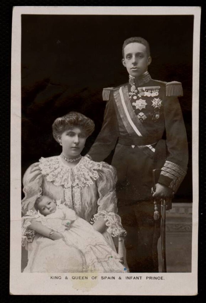 Miniatura de El Rey, la Reina y el Infante de España