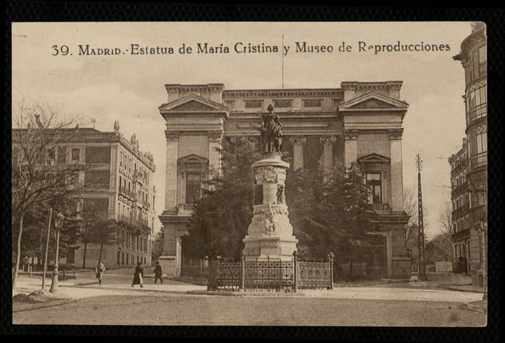 Miniatura de Estatua de María Cristina y Museo de Reproducciones