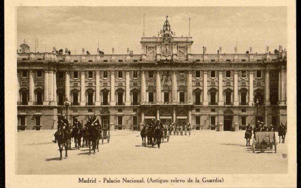 Miniatura de Madrid - Palacio Nacional. Antiguo relevo de la Guardia