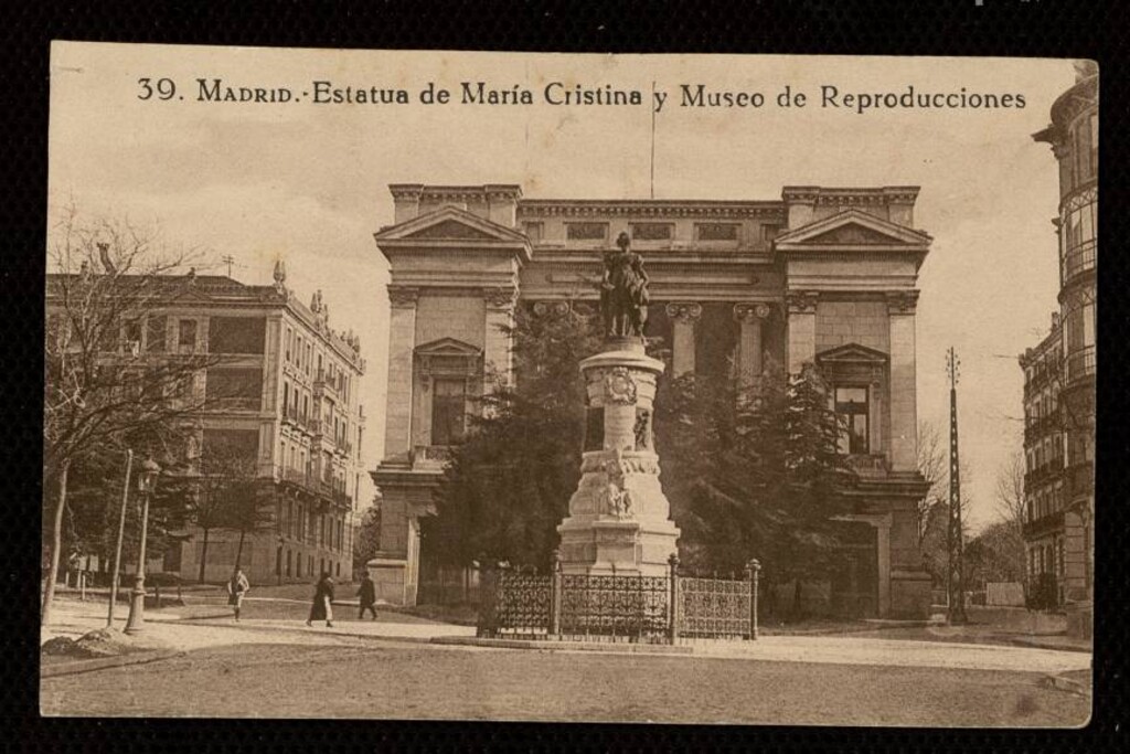 Miniatura de Estatua de María Cristina y Museo de Reproducciones
