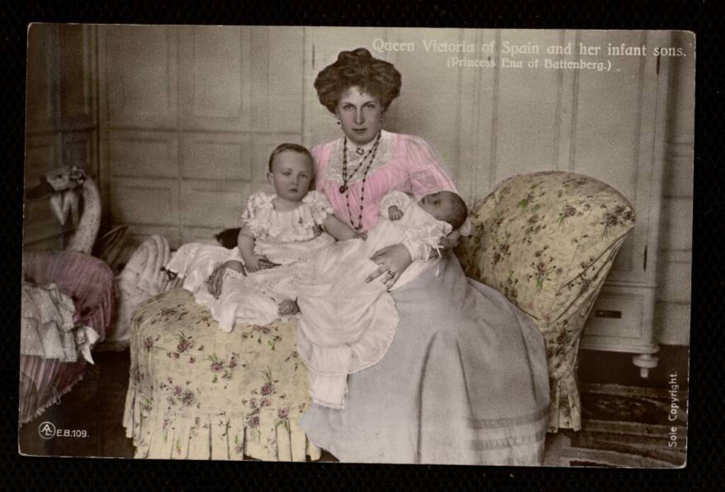 Miniatura de Queen Victoria of Spain and Her Infant Sons