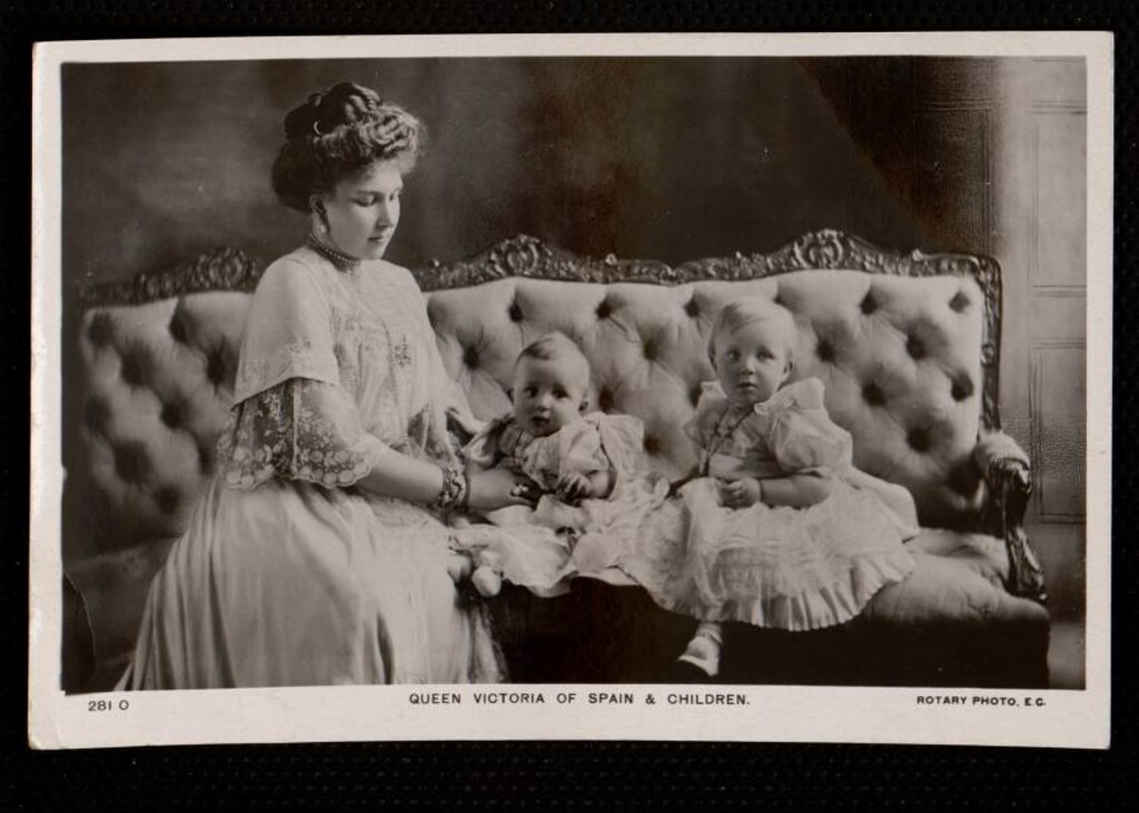 Miniatura de Queen Victoria of Spain & children