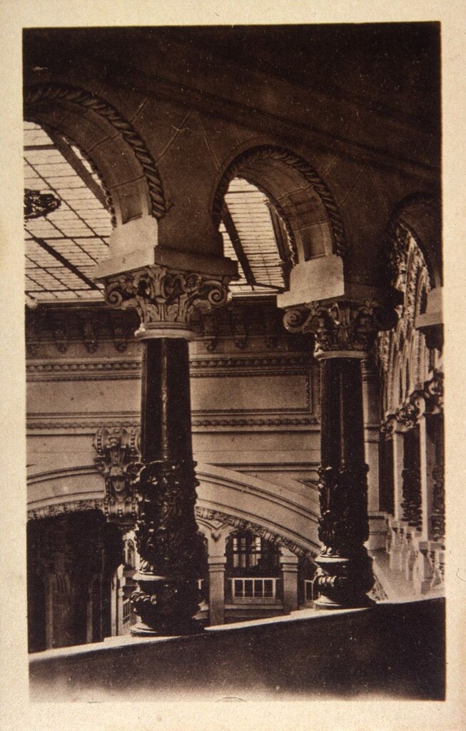Miniatura de Casa de Correos. Detalle del decorado de la arquería de los halls