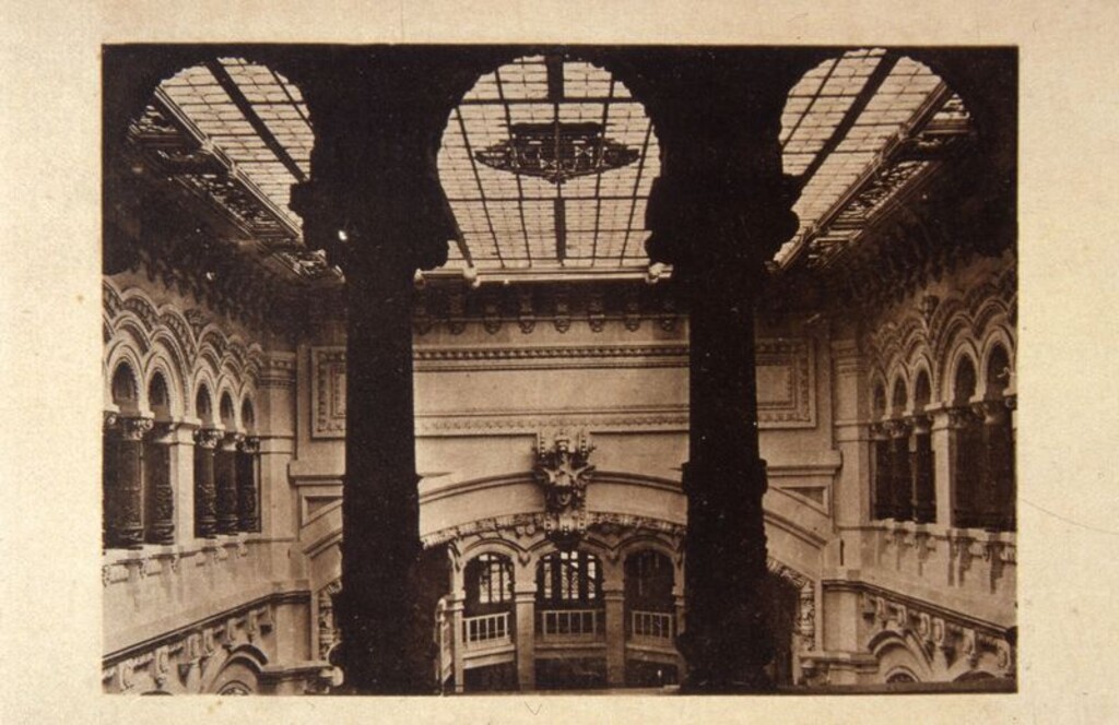 Miniatura de Palacio de Comunicaciones. Decorado y arquería correspondiente a los halls
