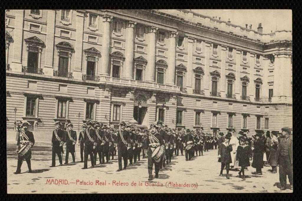 Miniatura de Palacio Real. Relevo de los reales guardias de Alabarderos