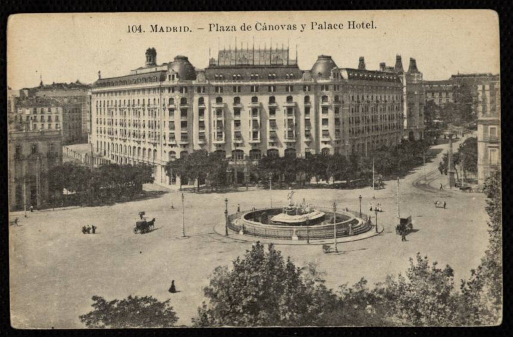 Miniatura de Plaza de Cánovas y Palace Hotel
