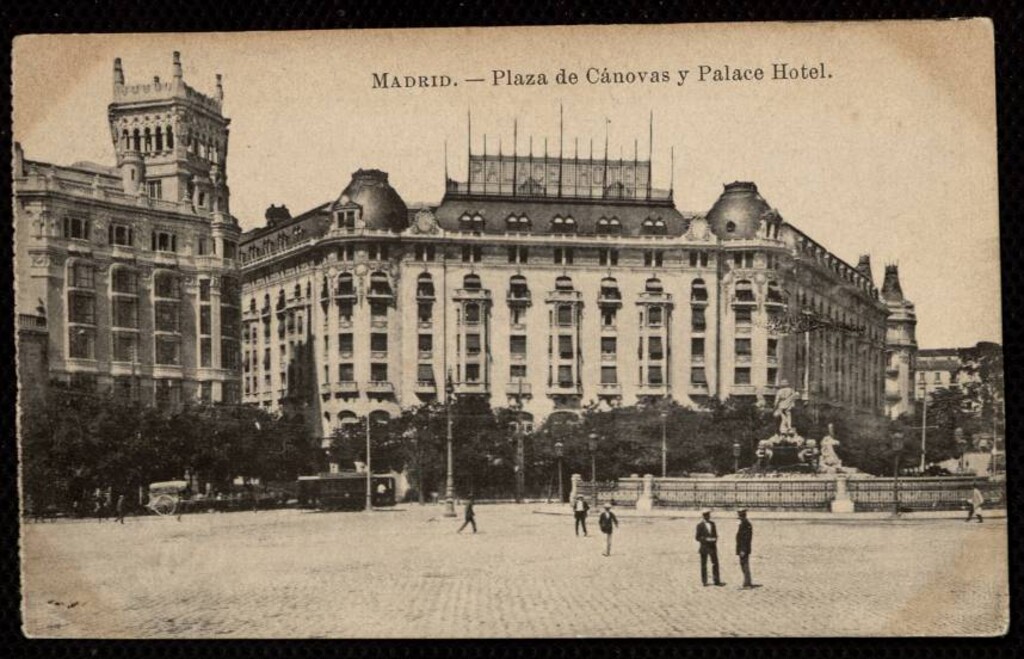 Miniatura de Plaza de Cánovas y Palace Hotel