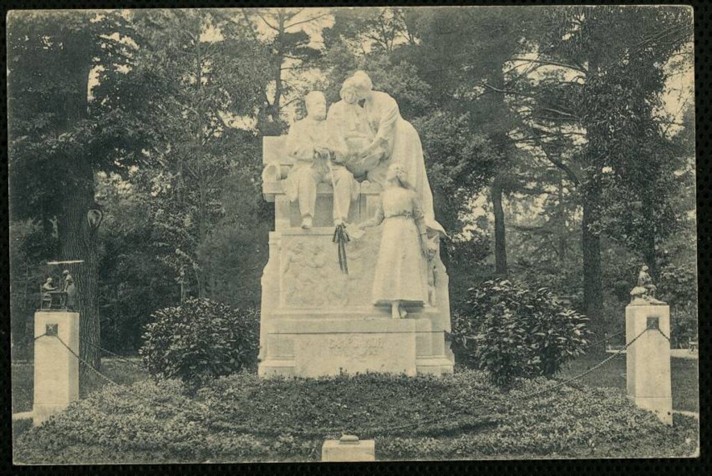 Miniatura de Parque del Retiro. Estatua a Campoamor