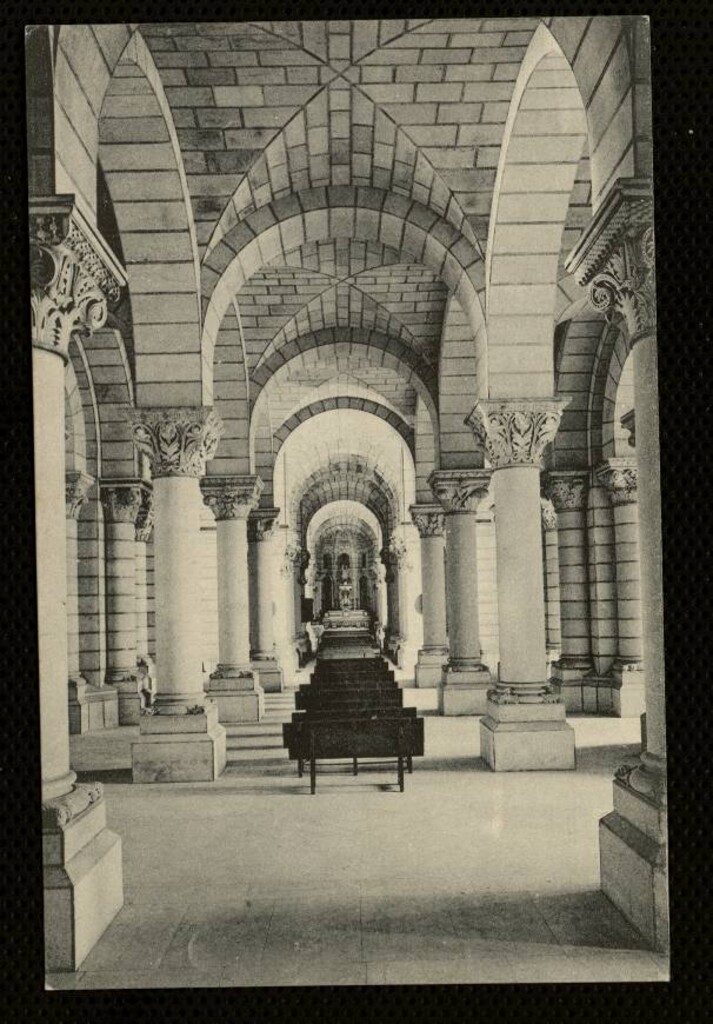 Miniatura de Catedral de la Almudena. Cripta. Nave central