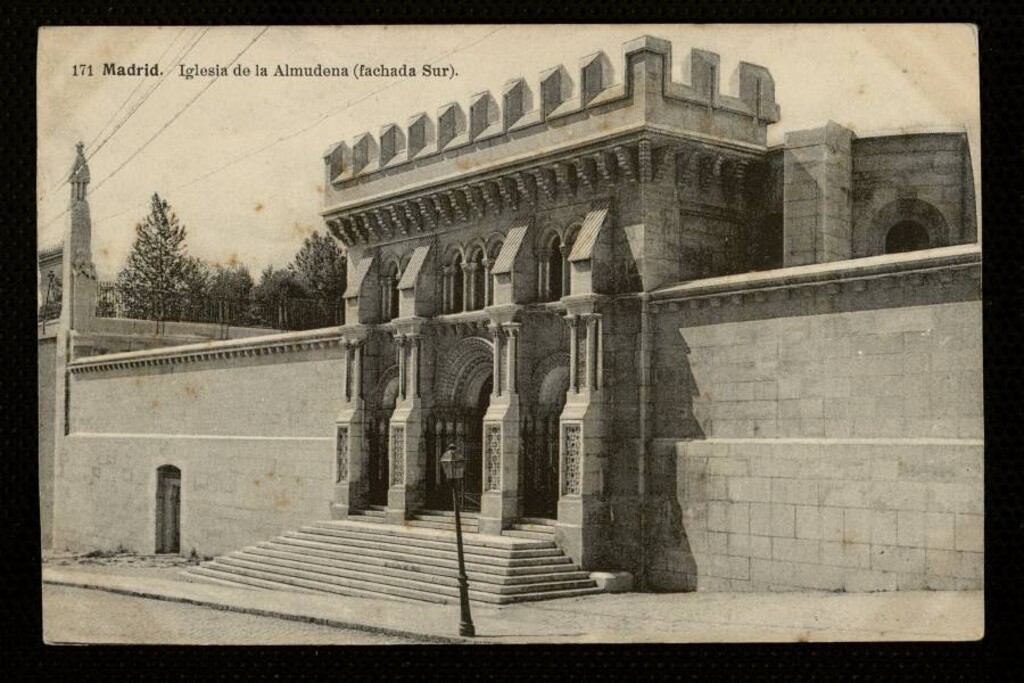 Miniatura de Fachada sur de la iglesia de la Almudena