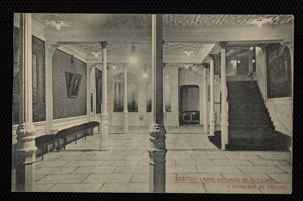 Miniatura de Teatro Lara. Entrada de butacas y escalera de palcos