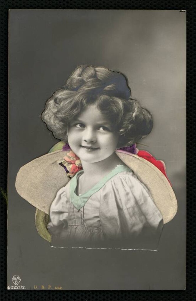 Miniatura de Niña con sombreros intercambiables
