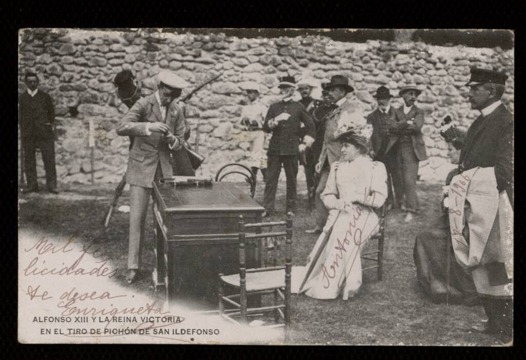 Miniatura de Palacio Real de San Ildefonso. Los reyes Alfonso XIII y Victoria en el tiro de pichón