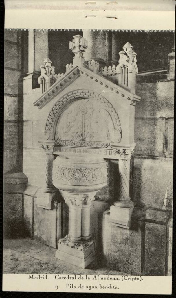 Miniatura de Catedral de la Almudena. Cripta. 9. Pila de agua bendita