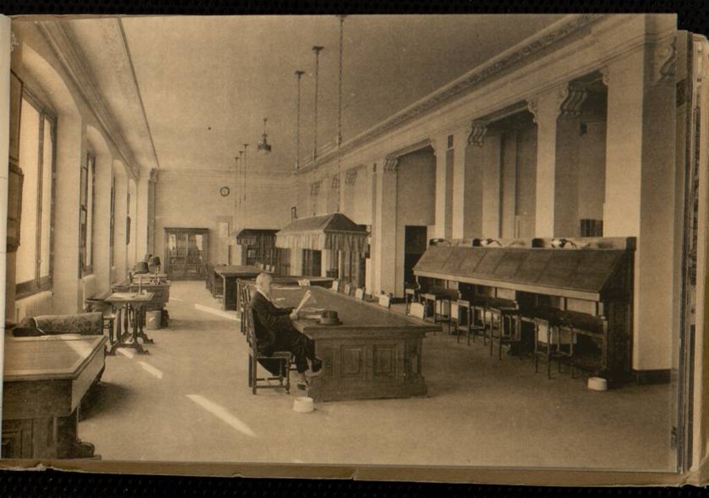 Miniatura de Círculo de Bellas Artes. Una sala de la biblioteca