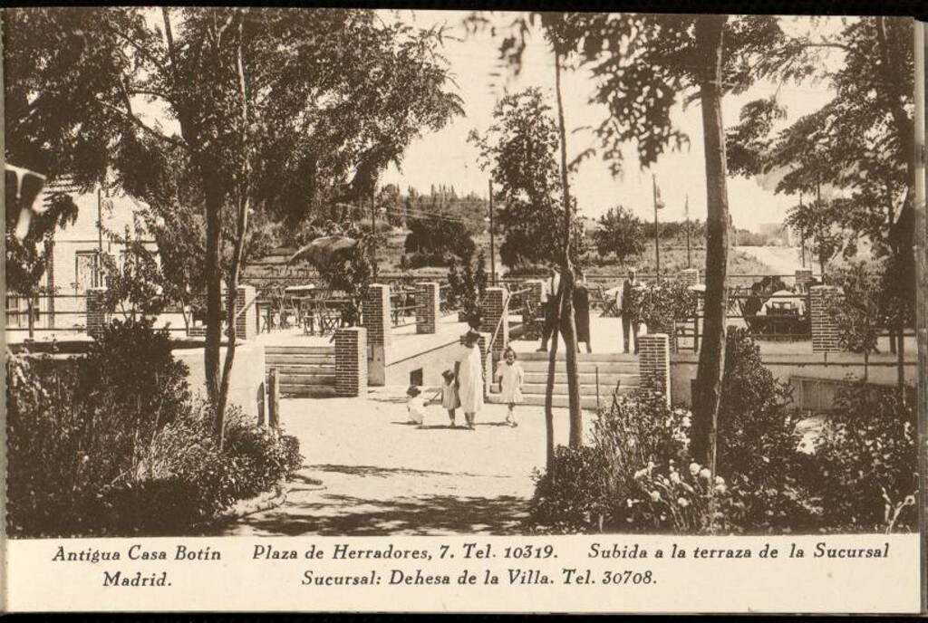 Miniatura de Antigua Casa de Botín. Subida a la terraza de la sucursal