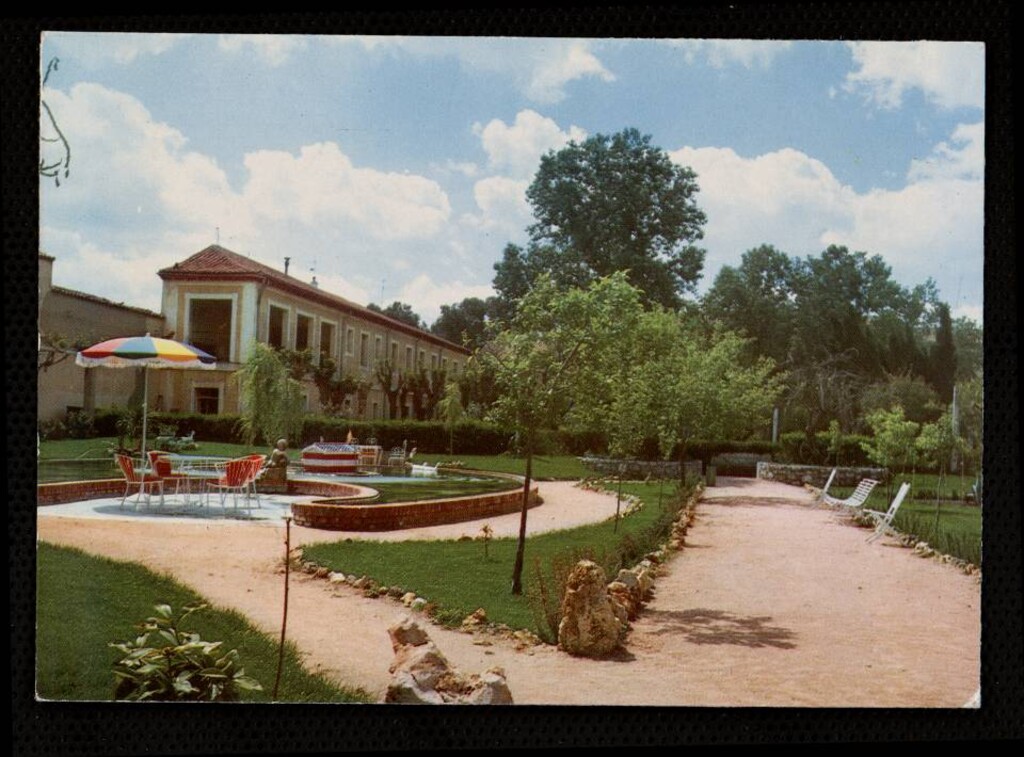 Miniatura de Residencia de Ancianos de Alcalá de Henares. Paseos y lago jardín Nuevos rumbos