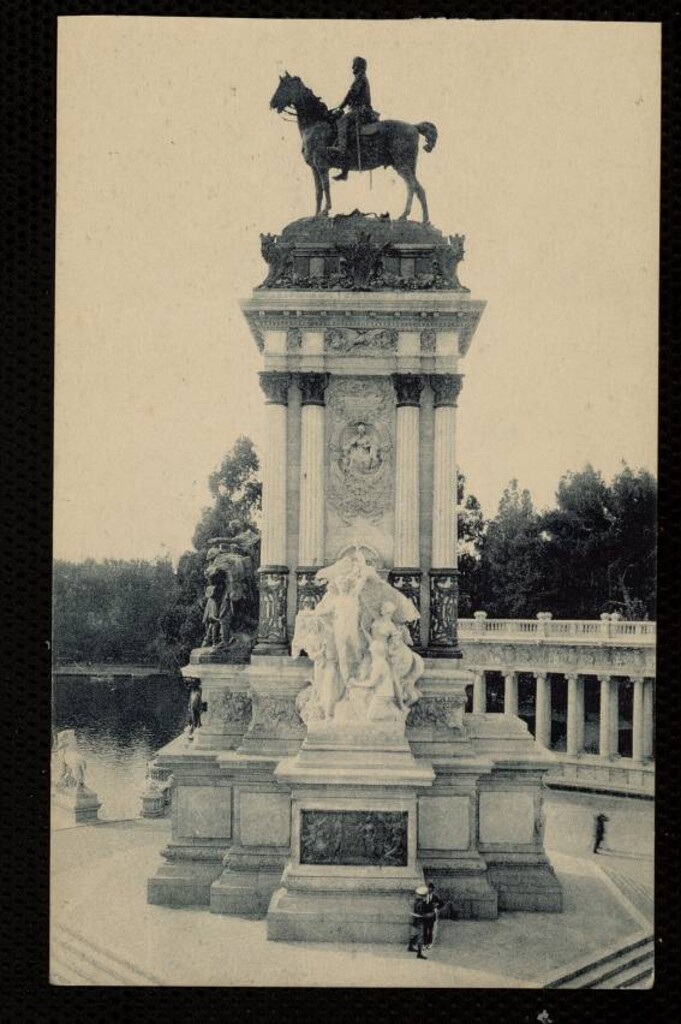 Miniatura de Parque del Retiro. Detalle del monumento a Alfonso XII