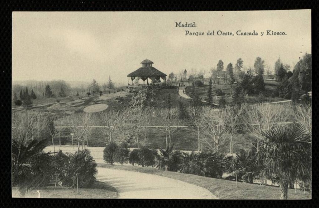 Miniatura de Parque del Oeste, Cascada y Kiosco