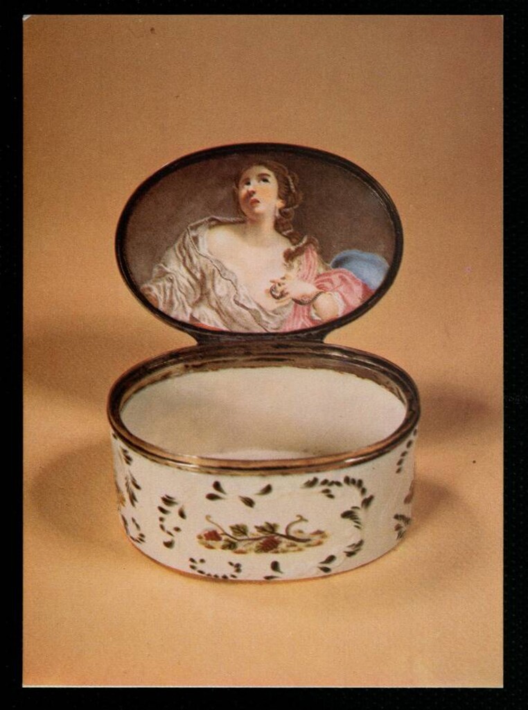 Miniatura de Caja o tabaquera de porcelana