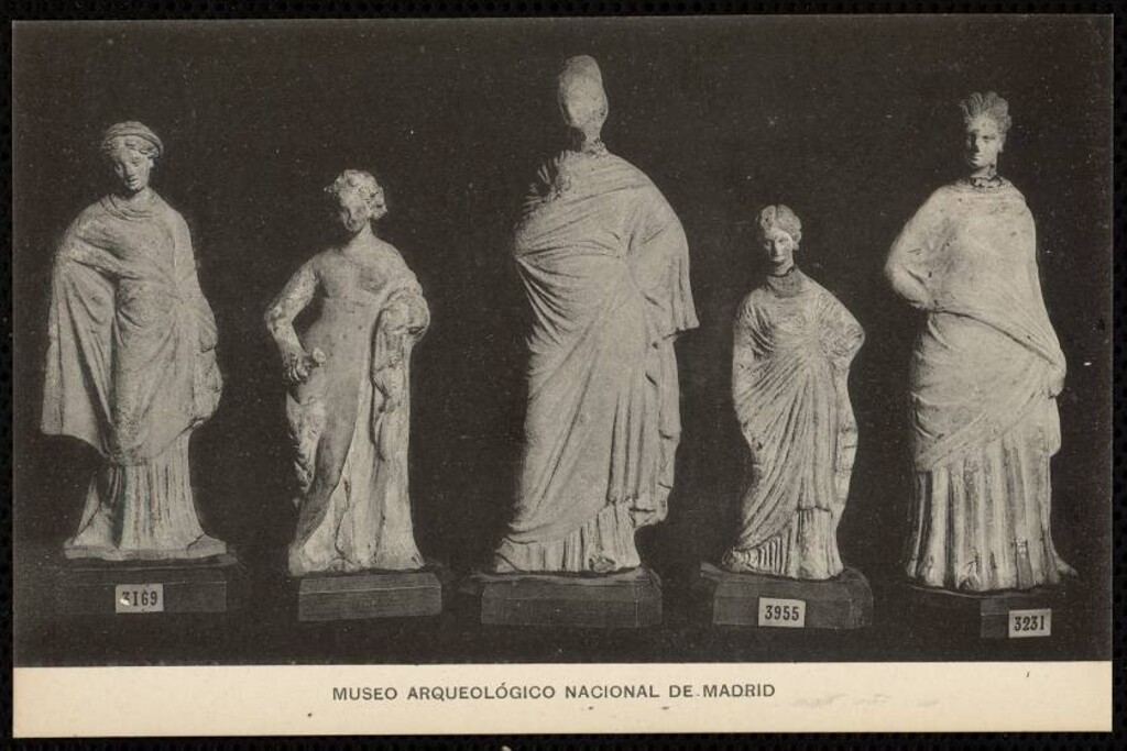 Miniatura de Museo Arqueológico Nacional de Madrid - Figuras de barro griegas. Siglos IV y III a. de J.C.. La 3196, de Atenas. La 3231, de Cirenaica