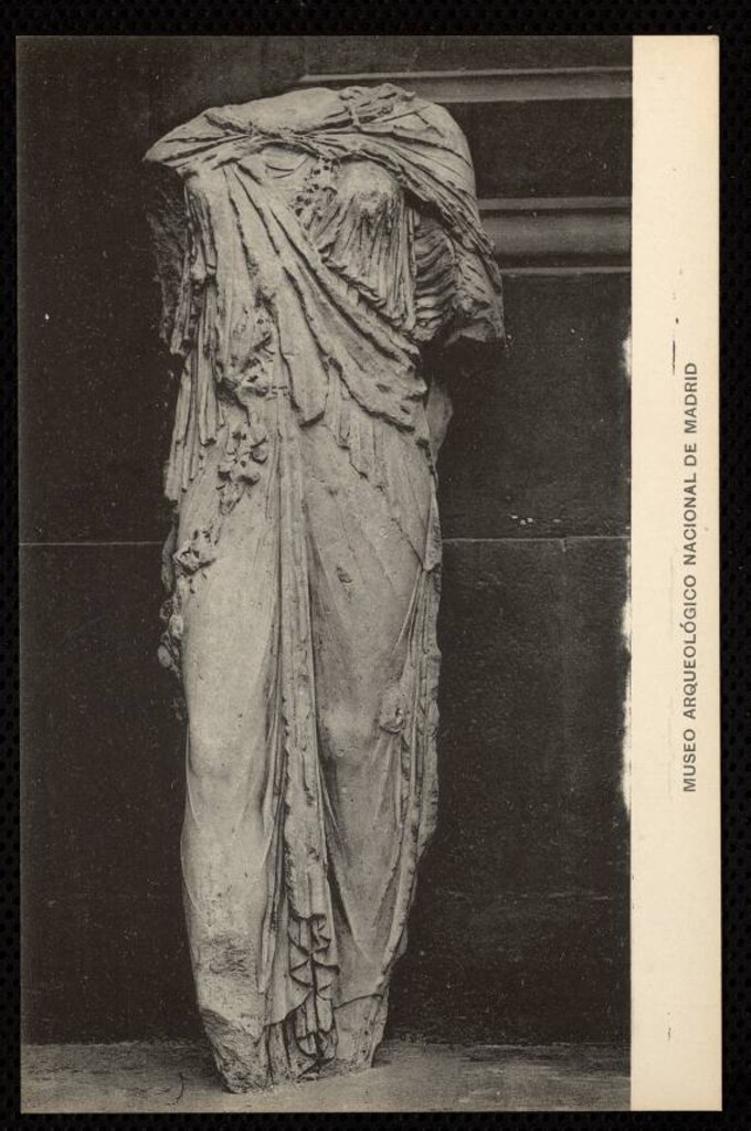 Miniatura de Museo Arqueológico Nacional de Madrid - Flora o  Bacante: Estatua de mármol greco-romana procedente  de Huetor (Granada)