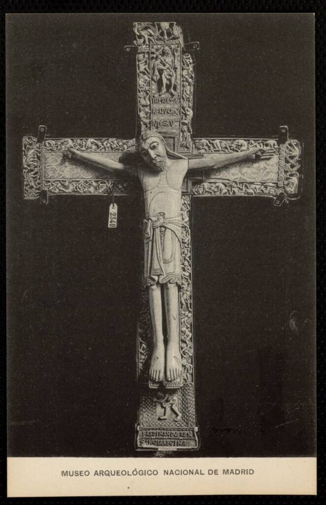 Miniatura de Museo Arqueológico Nacional de Madrid - Crucifijo de marfil que perteneció a los reyes de Castilla D. Fernando I y Dª Sancha. Estilo románico siglo XI. Procede de la iglesia de San Isidoro de León