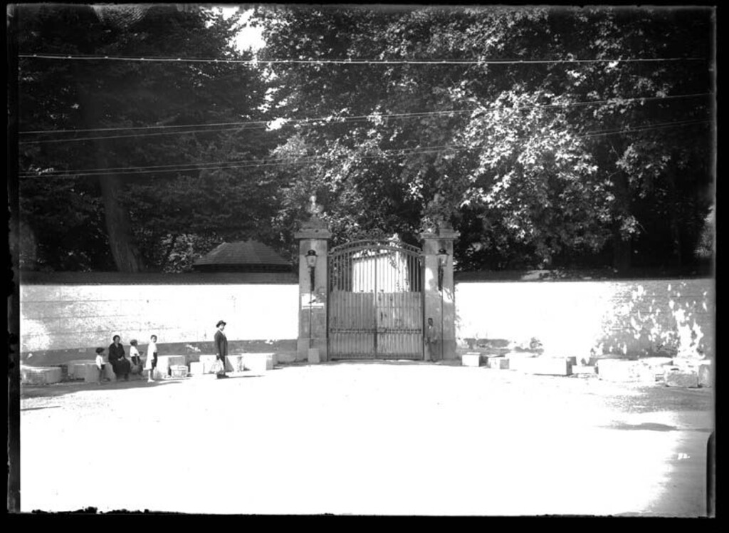 Miniatura de Puerta del Río de la casa de Campo (Puerta del Rey) antes de las obras de ensanche
