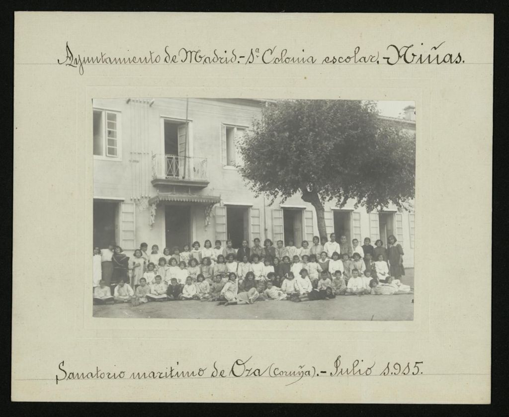 Miniatura de 1ª Colonia Escolar en el Sanatorio de Oza. Niñas