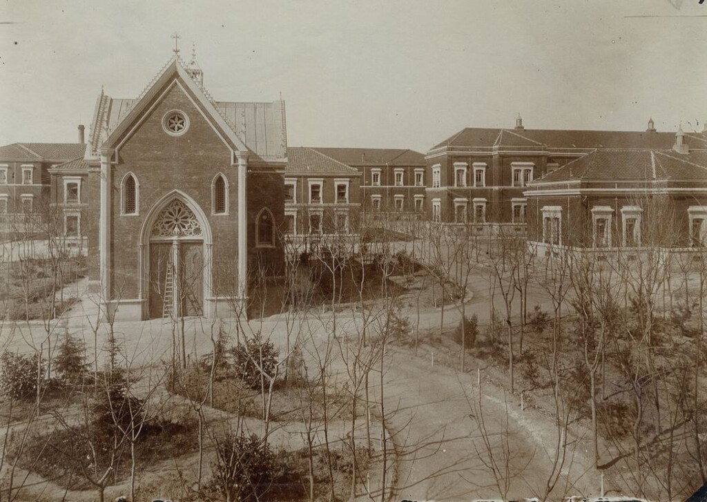 Miniatura de Pabellones del Hospital Militar de Carabanchel y capilla