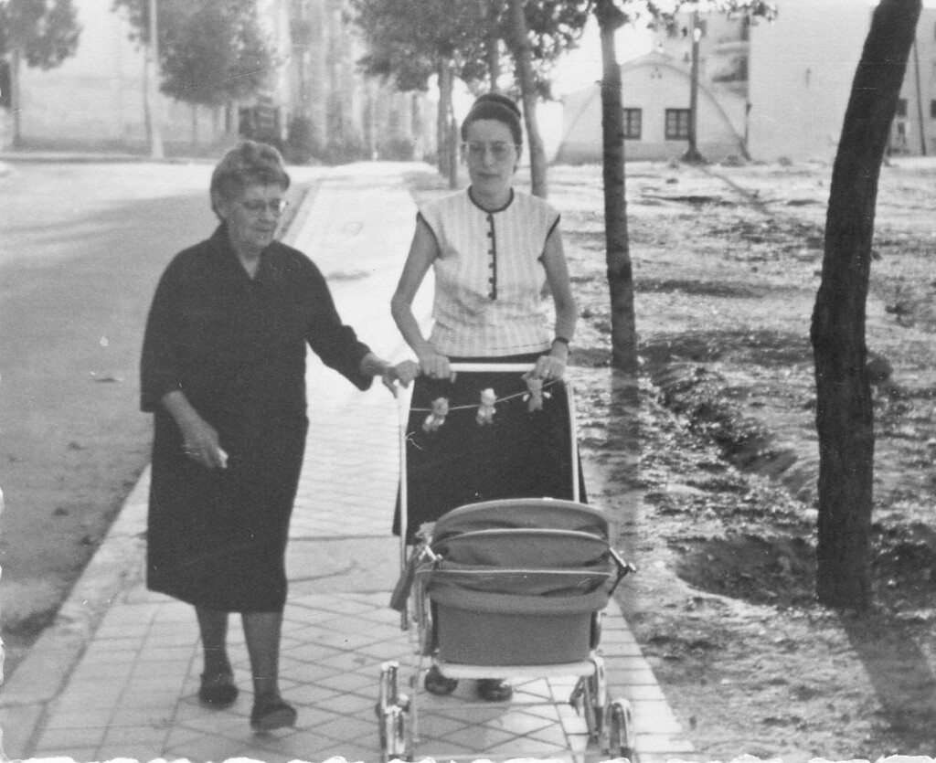 Miniatura de Paseo de la familia Arroyo por el Camino viejo de Leganés