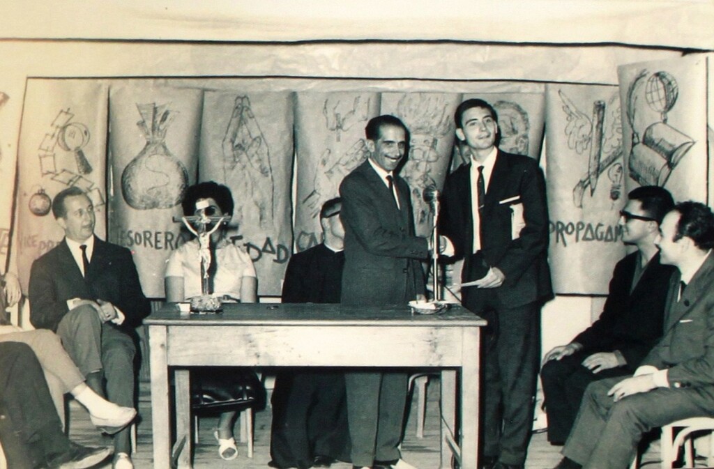 Miniatura de Entrega de premios en la Colonia Virgen de las Gracias