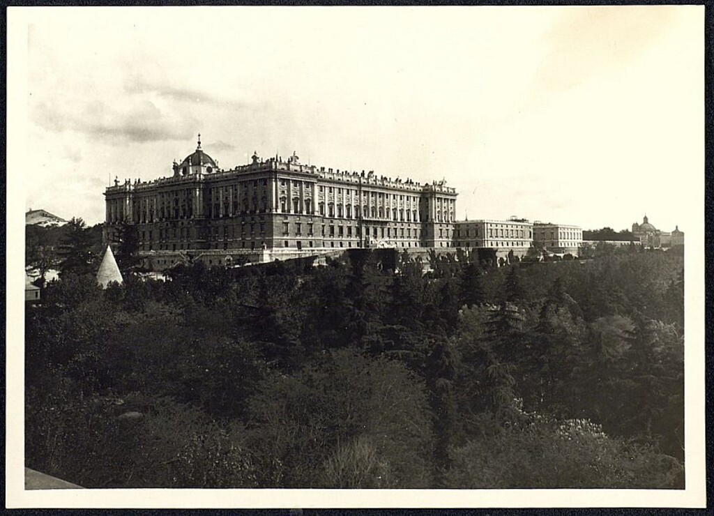Miniatura de Vista del Palacio Real y campo del Moro
