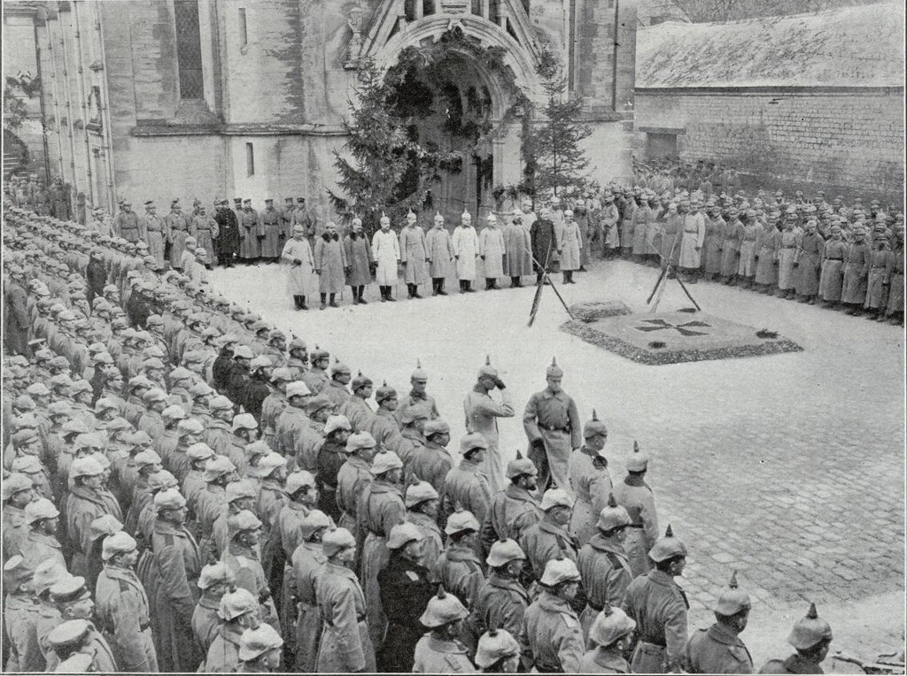 Miniatura de Revista de las tropas alemanas en la plaza de Soissons