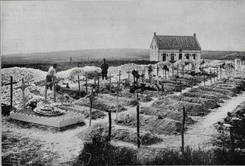 Miniatura de Tumba de soldados en el cementerio de Mareuil