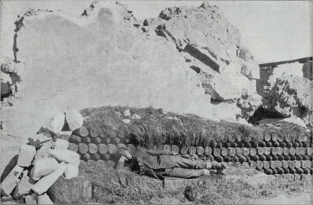 Miniatura de Soldado inglés durmiendo junto a un depósito de granadas en los Dardanelos