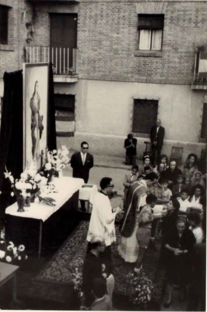 Miniatura de Misa en la Colonia Virgen de las Gracias