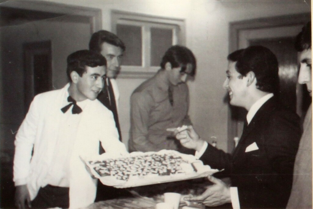 Miniatura de Fiesta de Nochevieja en la Colonia Virgen de las Gracias
