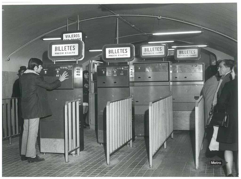 Miniatura de Máquinas billeteras de Metro