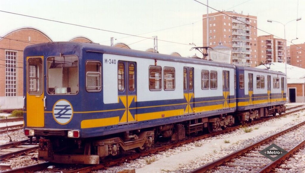 Miniatura de Tren 300 en las cocheras de Aluche