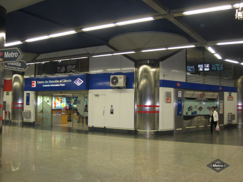Miniatura de Centro de atención al cliente en la estación de Nuevos Ministerios