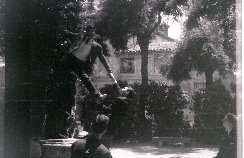 Miniatura de Jóvenes divirtiéndose