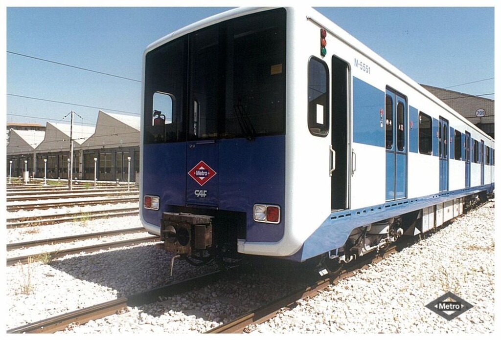 Miniatura de Tren 5000 cuarta serie en superficie