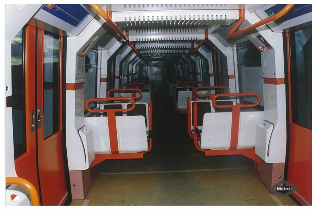 Miniatura de Primera entrega de un tren 6000